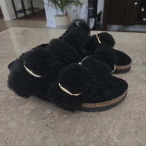 Birkenstock  Arizona Big Buckle shearling slides.  Size 36    (Size 5 - 5.5  US)